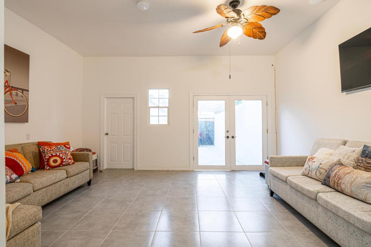 2 Br/ 1 Ba Home, Sleeps 10, 1 Min Walk To Rosarito Beach ภายนอก รูปภาพ