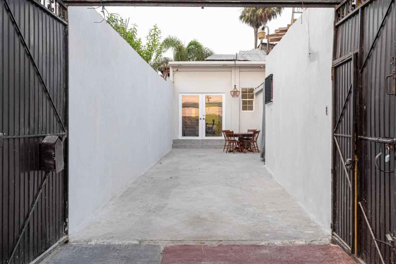 2 Br/ 1 Ba Home, Sleeps 10, 1 Min Walk To Rosarito Beach ภายนอก รูปภาพ