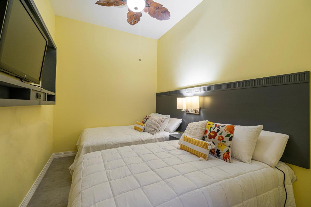 2 Br/ 1 Ba Home, Sleeps 10, 1 Min Walk To Rosarito Beach ภายนอก รูปภาพ